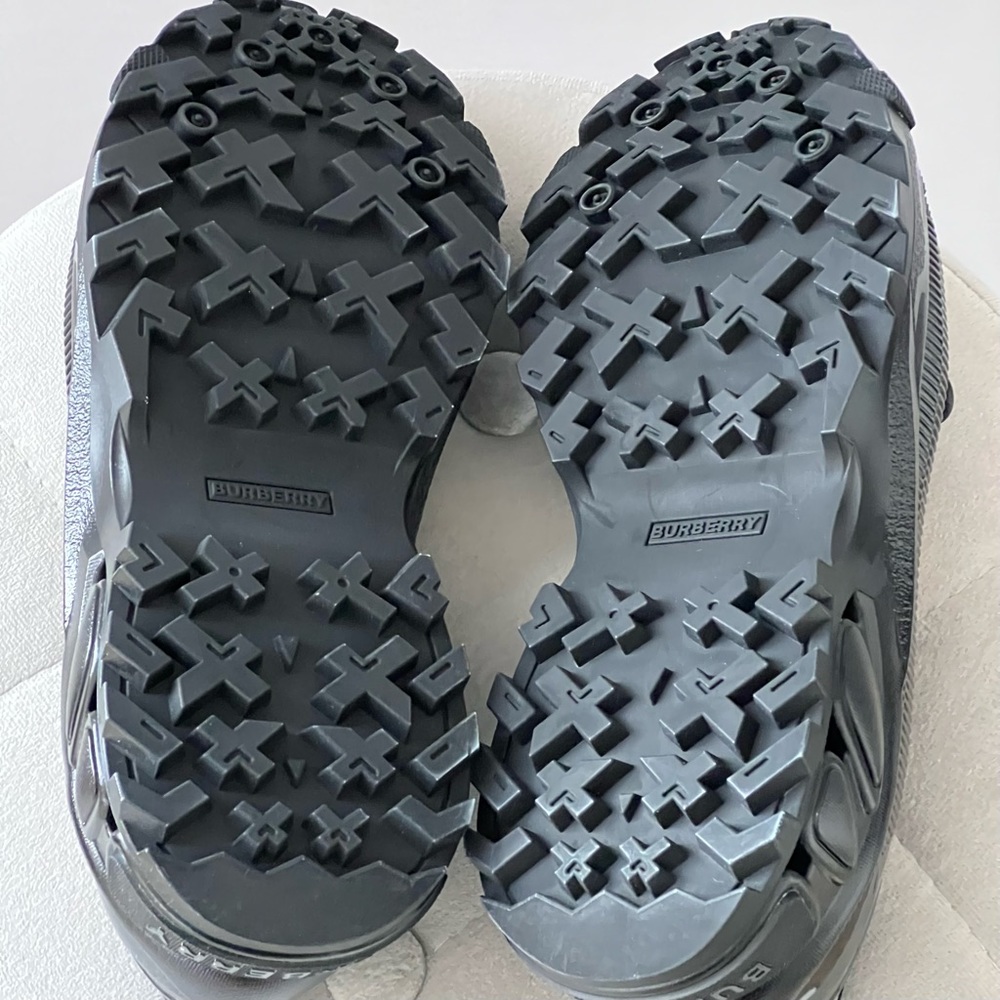 Burberry Black Patent & Beige Nova Check Chunky Ballet Flats - Picture 6 of 15